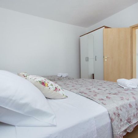Appartement Apartman Paula 1 à Vinišće Extérieur photo