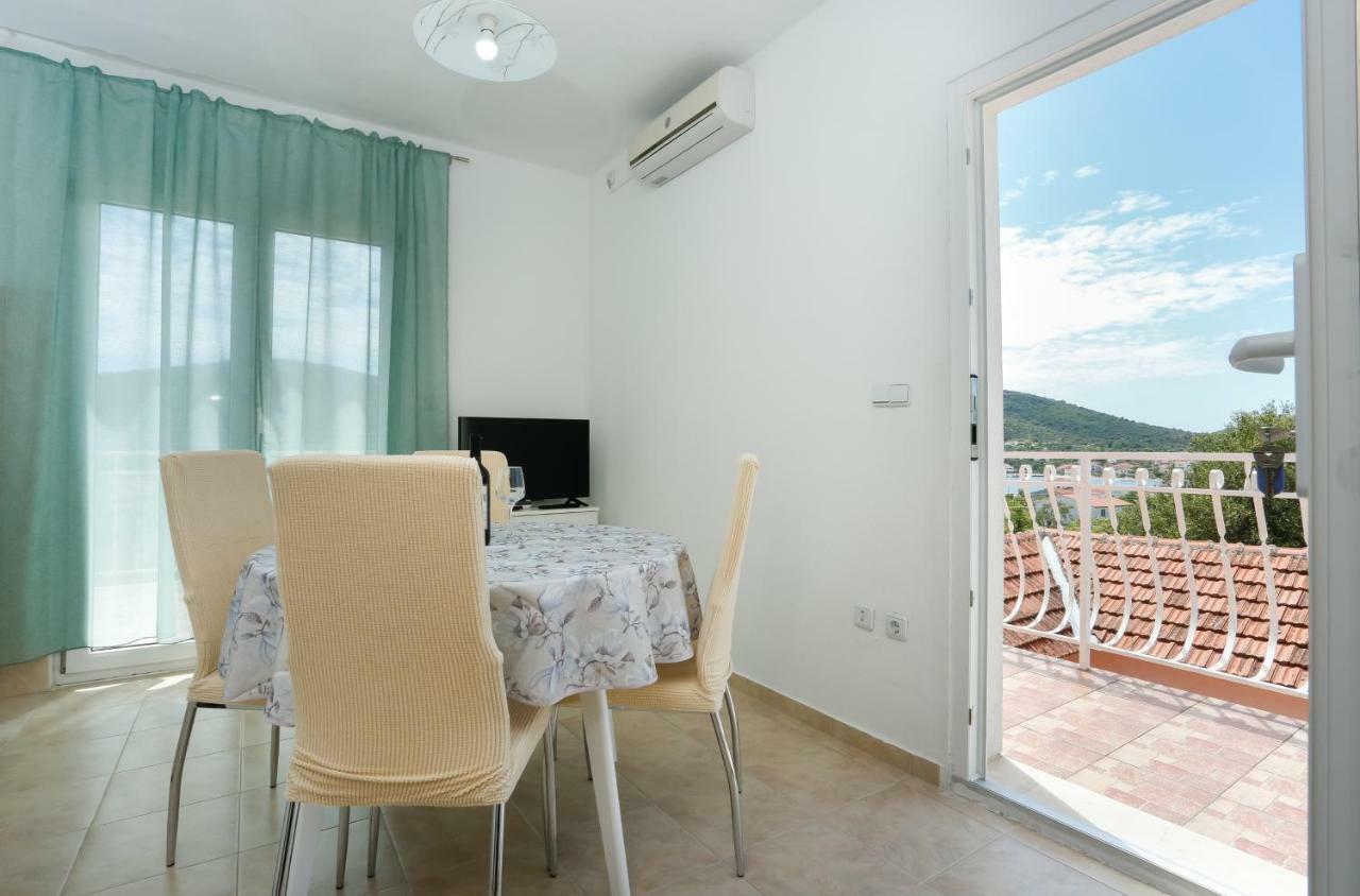 Appartement Apartman Paula 1 à Vinišće Extérieur photo