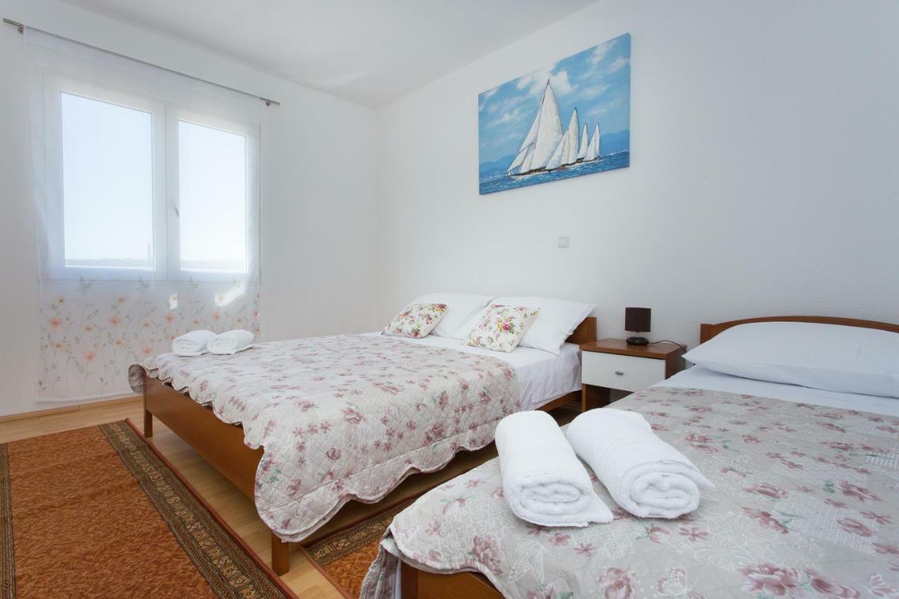 Appartement Apartman Paula 1 à Vinišće Extérieur photo