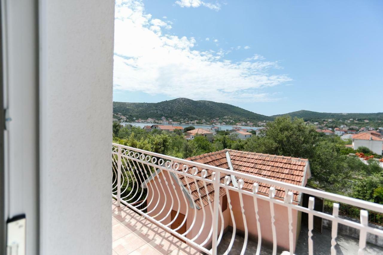 Appartement Apartman Paula 1 à Vinišće Extérieur photo
